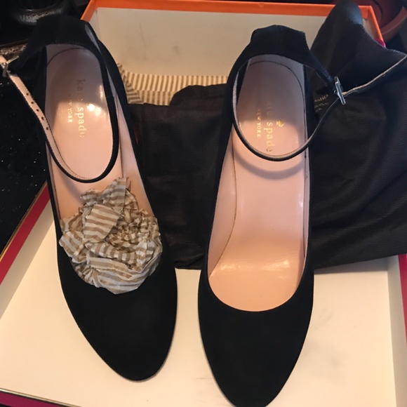 Shoes - Picture 4 of 5